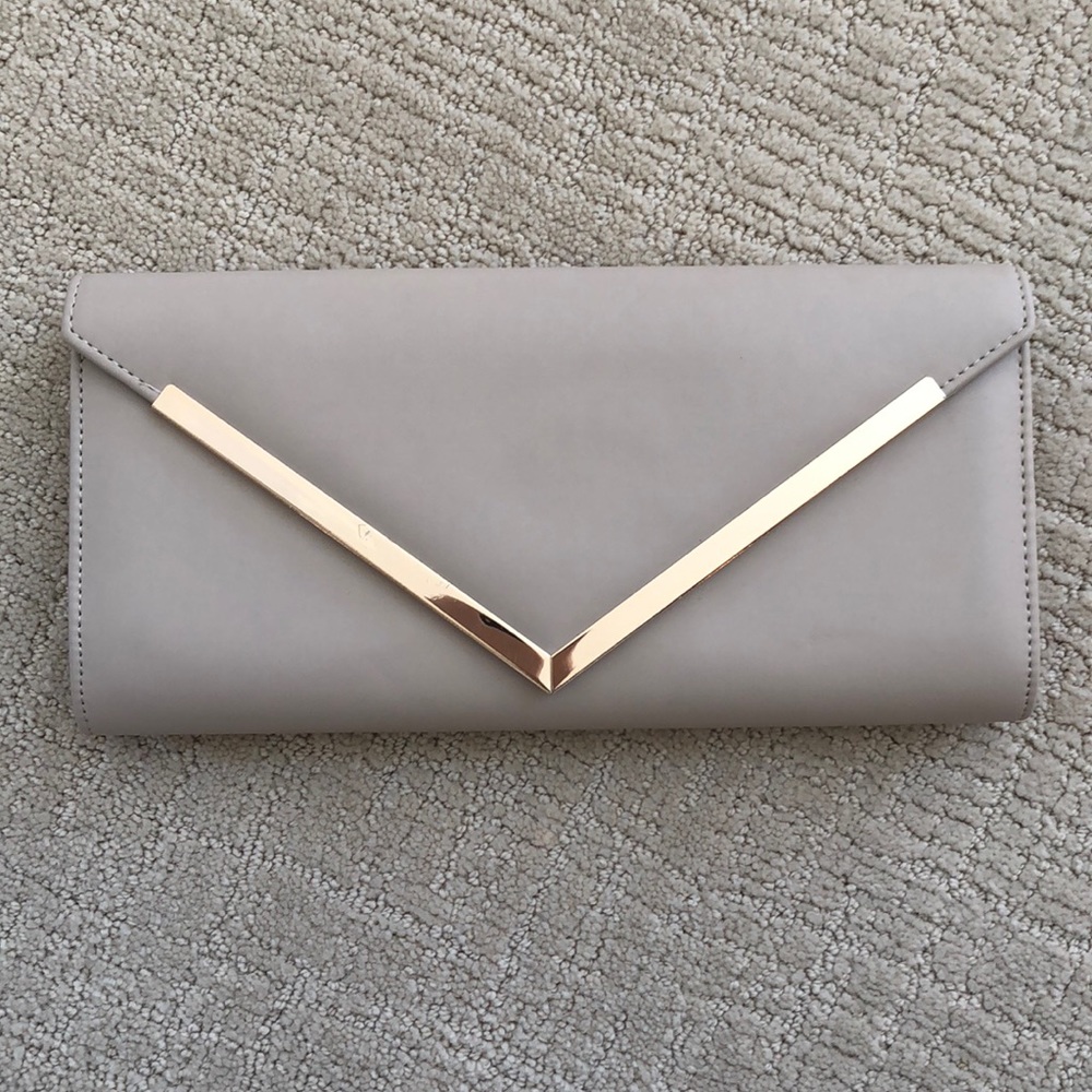 Nude Clutch